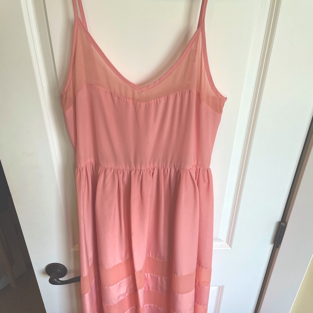 Airy pink/peach high-low dress
